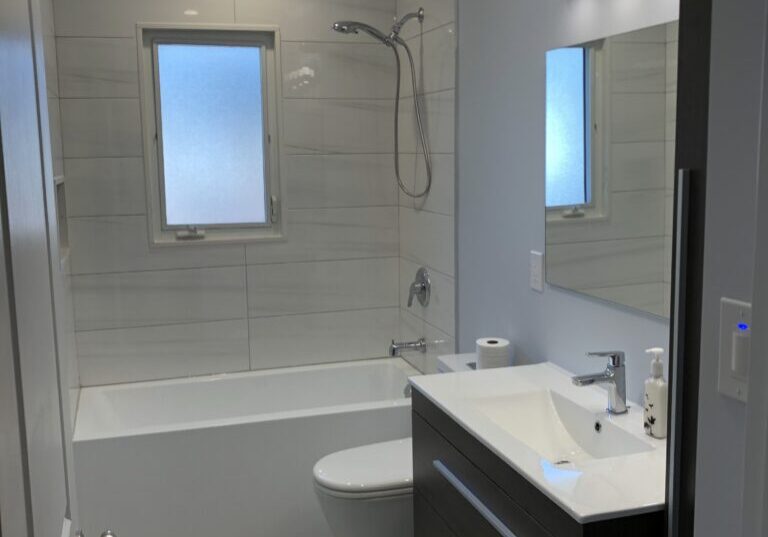 Updated Main Bathroom With Bathtub